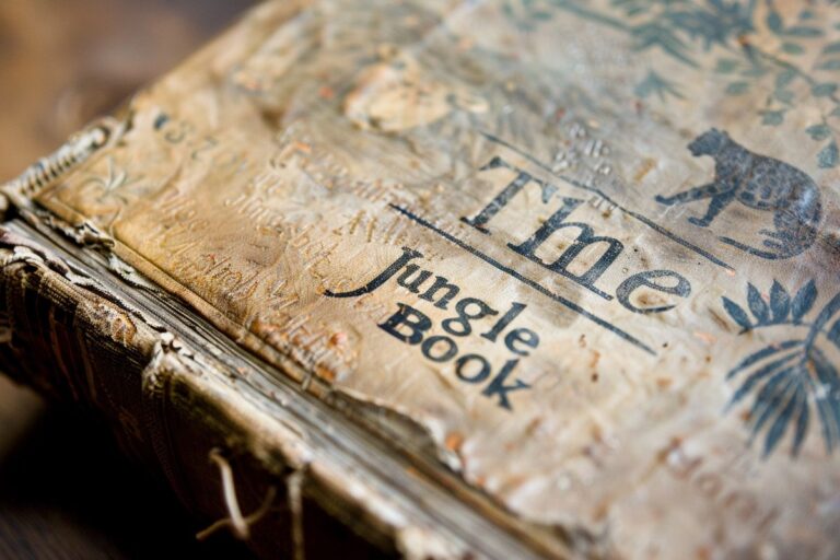 découvrez les secrets du livre de la jungle : histoire, films et où le regarder